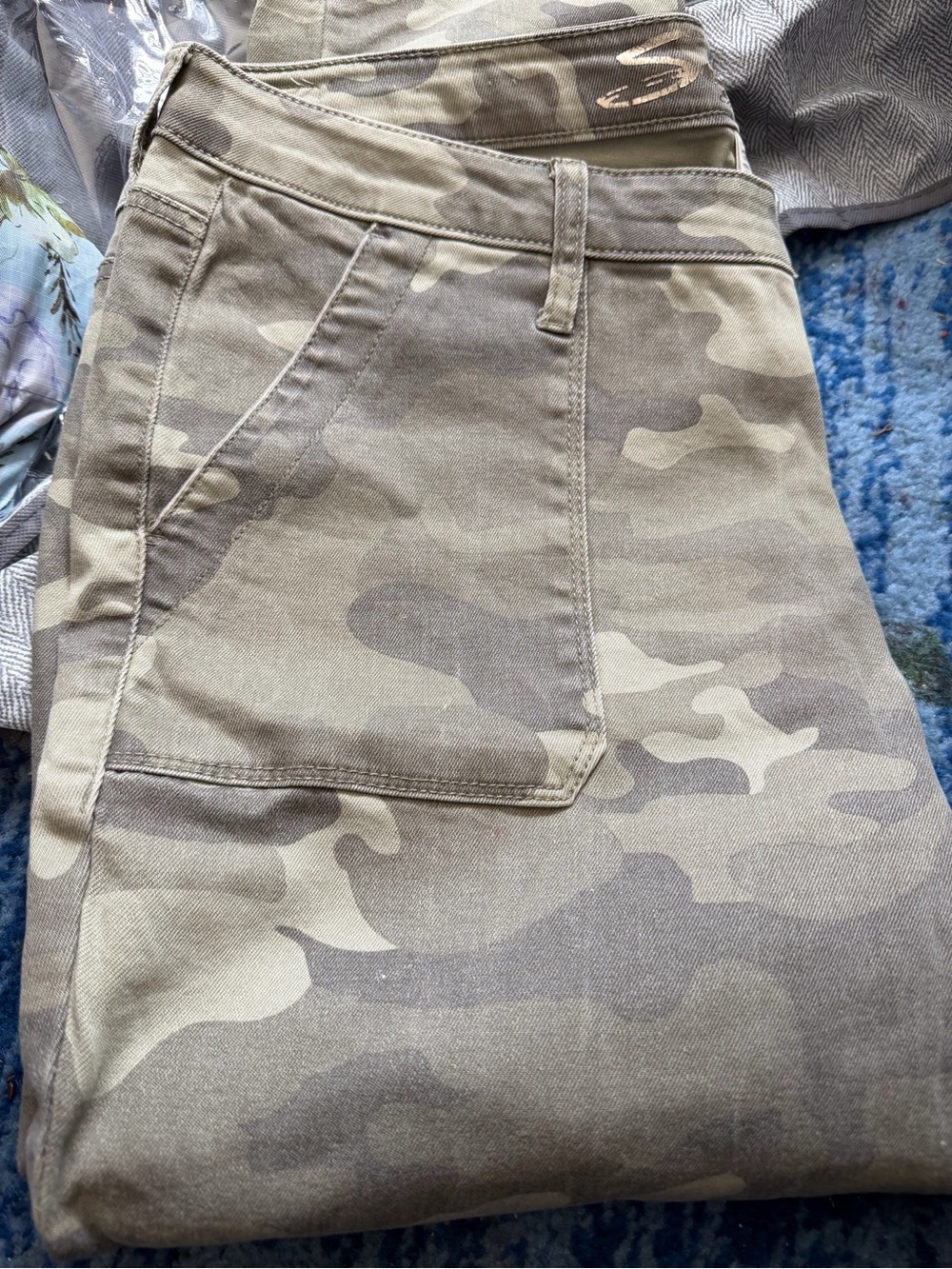 Women’s Skinny Camo Jeans - Olive Green